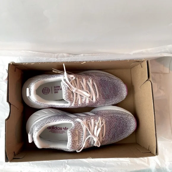 Adidas Originals Swift Run 22 Shoes - Picture 11 of 14